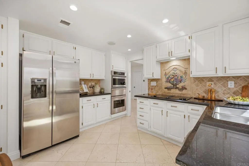https://cdn.realtyfeed.com/cdn/127/306736269/edd1ef4d5af7f40018940e7ffdf5269b.webp
