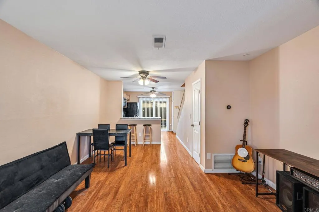 https://cdn.realtyfeed.com/cdn/127/306736315/dc213916f582321c66f26632c5120c4b.webp
