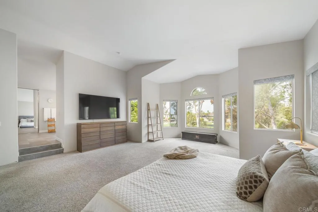 https://cdn.realtyfeed.com/cdn/127/306736334/500c7fe57c1714bd2228d41798aca195.webp