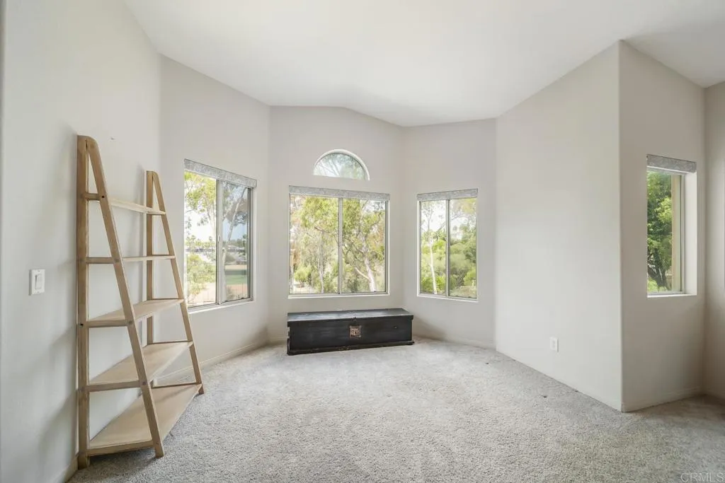 https://cdn.realtyfeed.com/cdn/127/306736334/bfa4194706ab5f20187dd886347542f6.webp