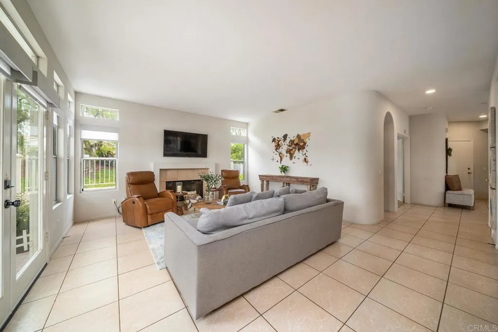 https://cdn.realtyfeed.com/cdn/127/306736334/cd8c44121e9972eee32a6e06fcf57e59.webp