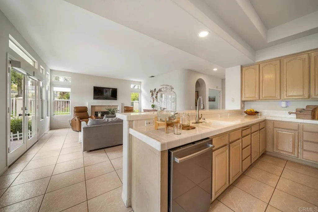 https://cdn.realtyfeed.com/cdn/127/306736334/e8439f46839226b58f949bdb710b805a.webp
