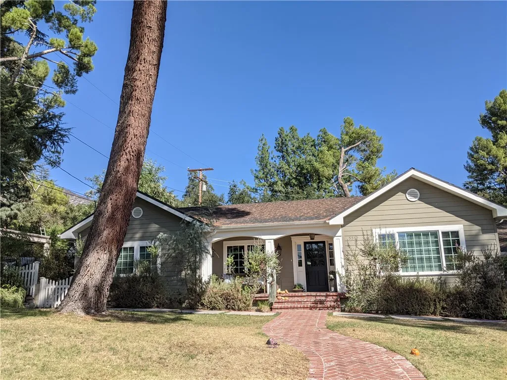 La Canada Flintridge, CA 91011