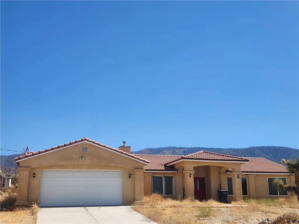 Pinon Hills, CA 92372