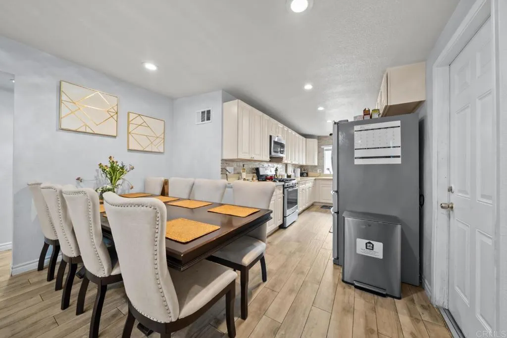 https://cdn.realtyfeed.com/cdn/127/306736473/e21ef5b8b5dc70f1c37cf280e8a2a3fa.webp