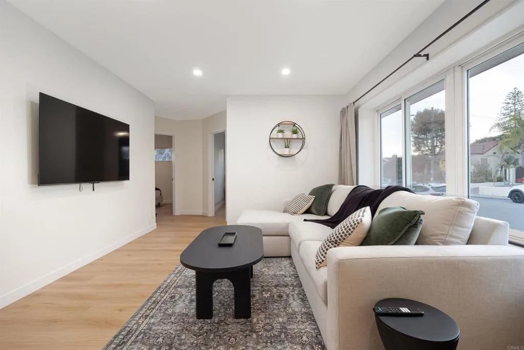 https://cdn.realtyfeed.com/cdn/127/306736498/2a92f6e6659d57652a4049789be2980e.webp