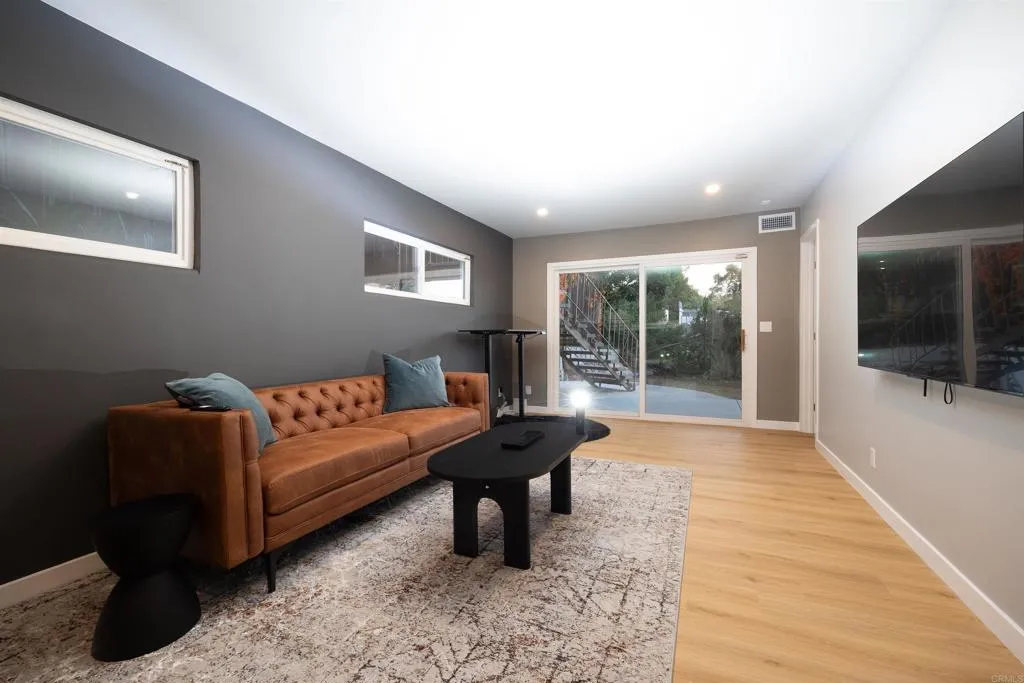 https://cdn.realtyfeed.com/cdn/127/306736498/64da0bb22e949d97b42dfa1d1777f53f.webp