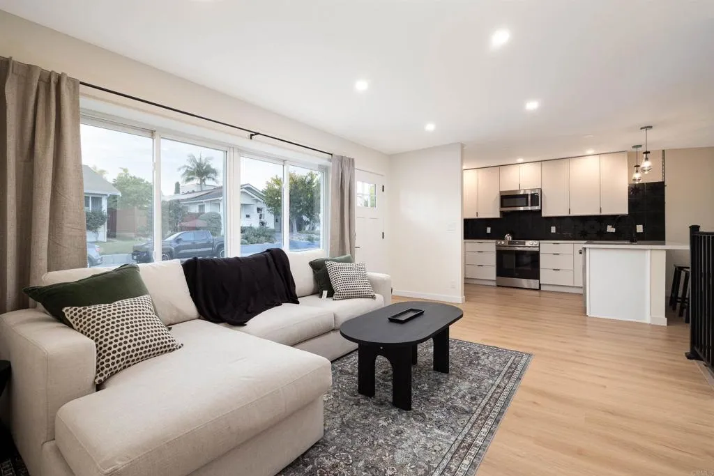 https://cdn.realtyfeed.com/cdn/127/306736498/ab300d1d296bfbeb4badbc80c250ae70.webp