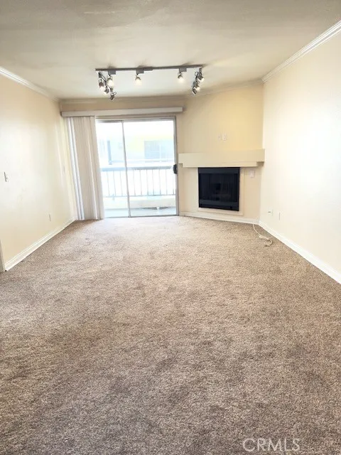 Woodland Hills, CA 91367