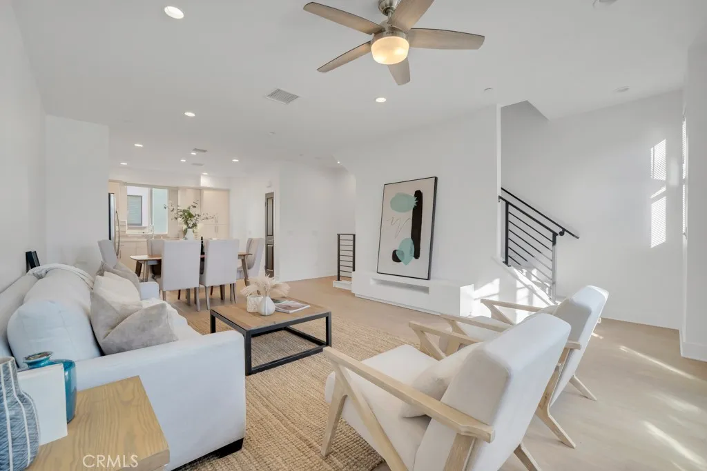 North Hollywood, CA 91602