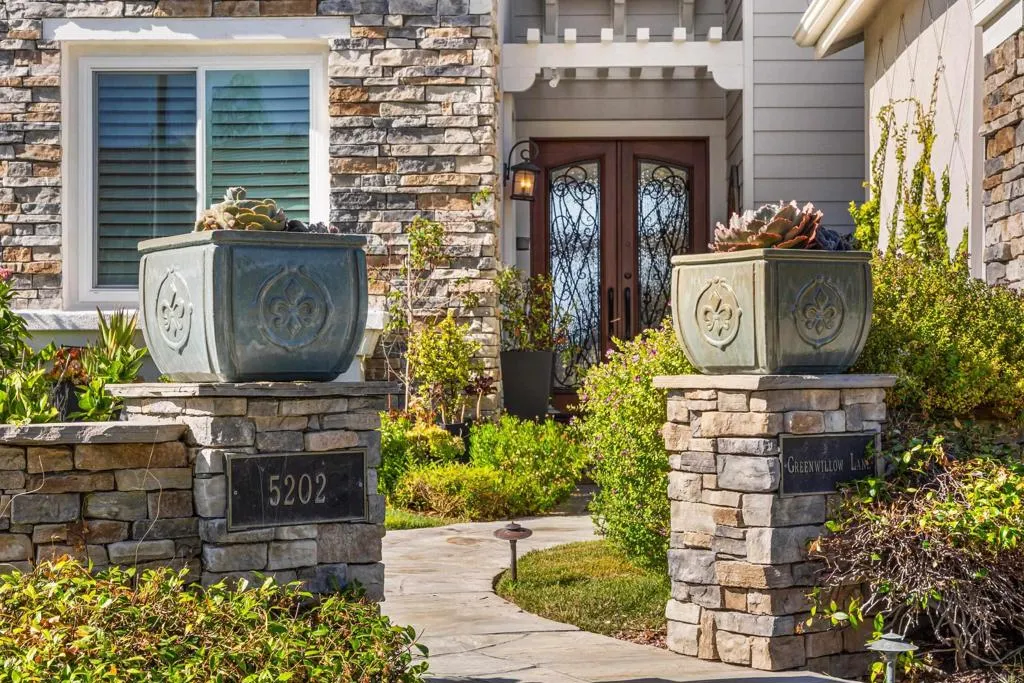 https://cdn.realtyfeed.com/cdn/127/306736530/439886cfc0305ac1d456055e8bdaaf39.webp