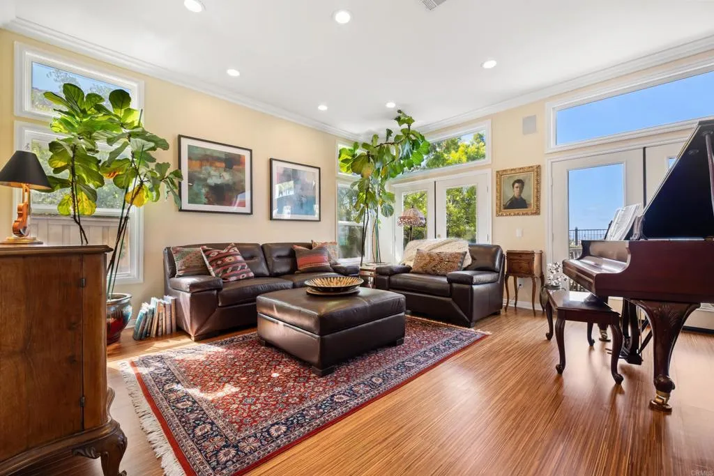 https://cdn.realtyfeed.com/cdn/127/306736530/59c27af838d4c93126307c1802cb4358.webp
