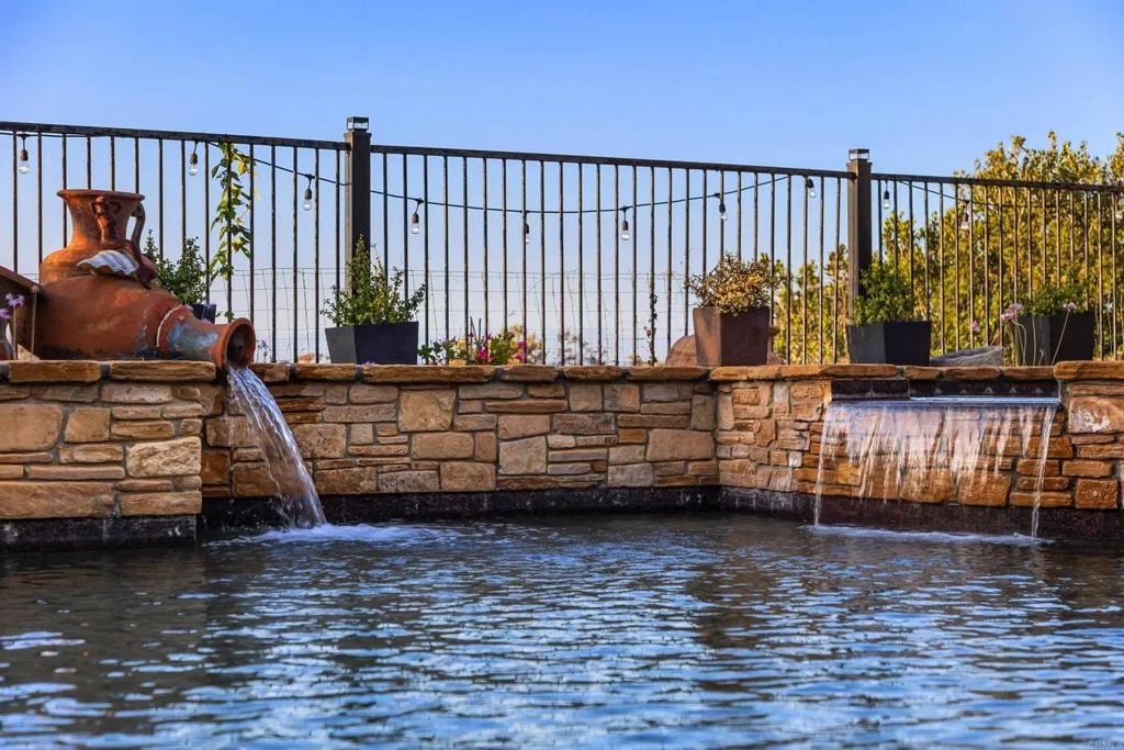 https://cdn.realtyfeed.com/cdn/127/306736530/5a5a228e54b579a2d576a01c02cd625a.webp