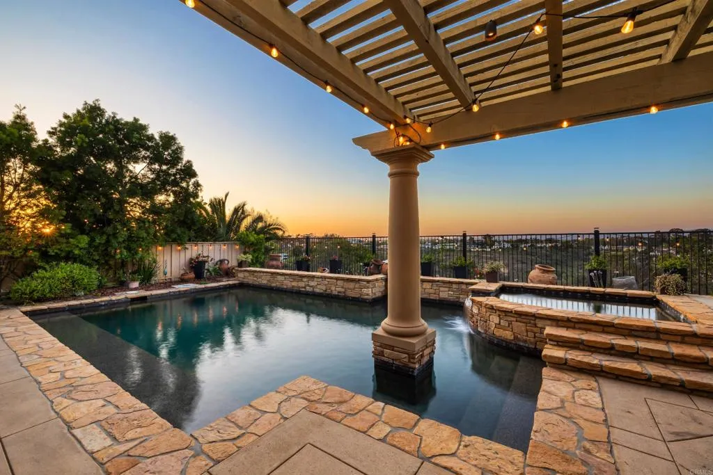 https://cdn.realtyfeed.com/cdn/127/306736530/cd7a91a7ccb561fa9b3abe635b6ffe34.webp
