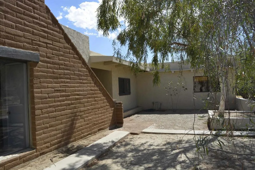 https://cdn.realtyfeed.com/cdn/127/306736546/2b48ff149a57eb057d232594ef509e81.webp