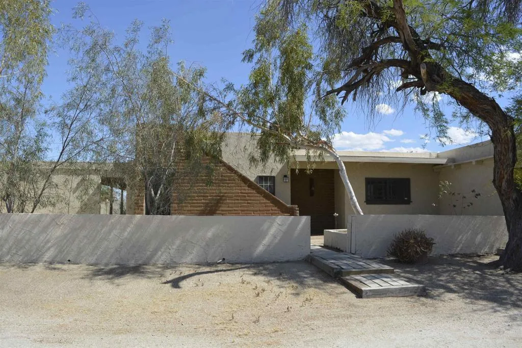 https://cdn.realtyfeed.com/cdn/127/306736546/33f3b5f21af08aee2b2b41c9b53cd1d2.webp