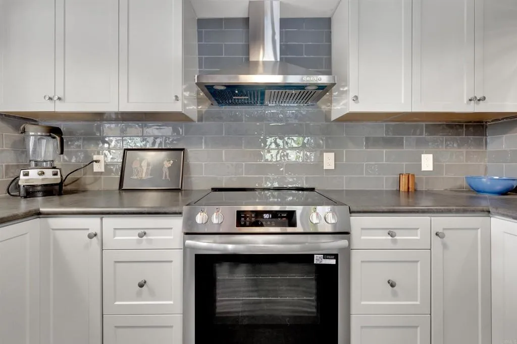 https://cdn.realtyfeed.com/cdn/127/306736546/5de1bebe44deeb7a30522d394a428a3c.webp