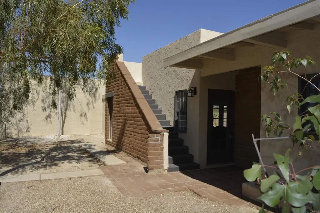 https://cdn.realtyfeed.com/cdn/127/306736546/65ac26f21d63c98829c7bdbece8f48ef.webp