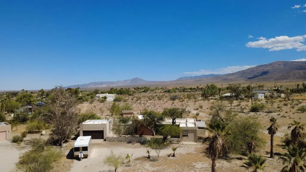 https://cdn.realtyfeed.com/cdn/127/306736546/82ccd37b72c04157e12dbebf7c9363b8.webp