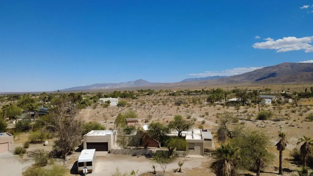 https://cdn.realtyfeed.com/cdn/127/306736546/8df9a3b6676f5f999a57506b5b2891e4.webp