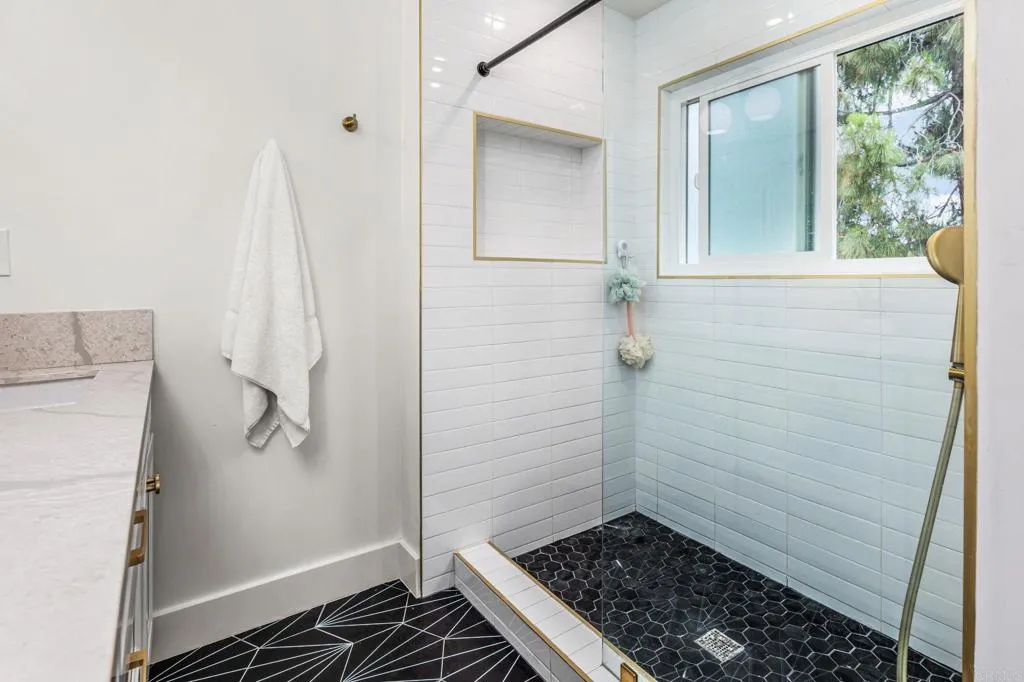 https://cdn.realtyfeed.com/cdn/127/306736563/0653c0c28179fe58426a964f5d63e420.webp