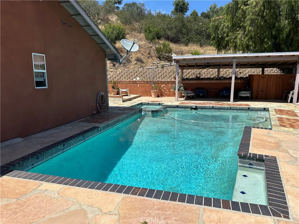 https://cdn.realtyfeed.com/cdn/127/306736568/8b1aaf5dc704fd4bd88b01718fd37dbc.webp