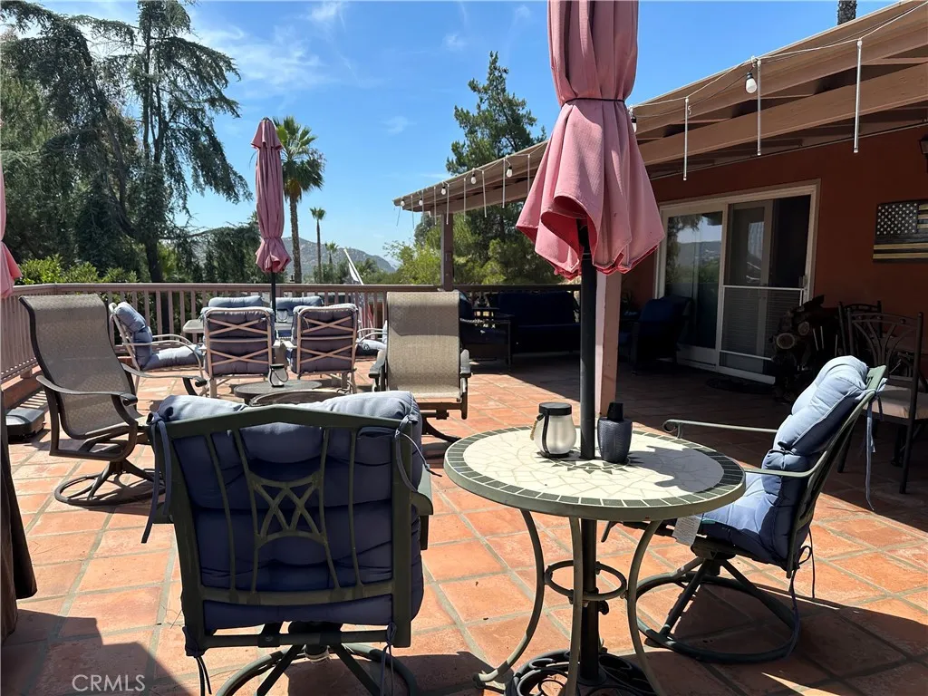https://cdn.realtyfeed.com/cdn/127/306736568/f1d67186ba10ab34ed192356eac302ae.webp