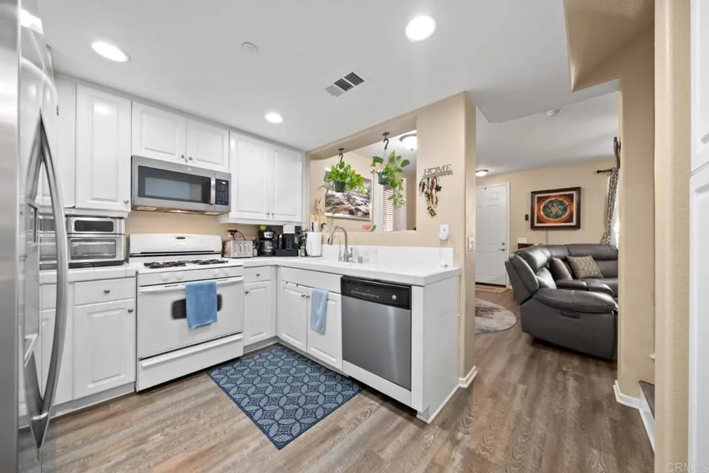 Photo #8: PTP2604336 Listing: Photo #8