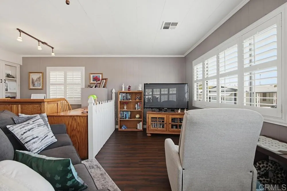 https://cdn.realtyfeed.com/cdn/127/306736599/87651abe47b17907f37fc22bedeb93a4.webp