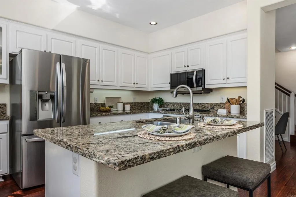 https://cdn.realtyfeed.com/cdn/127/306736614/68cddeaf384c9351f1c903d33eca0cf6.webp