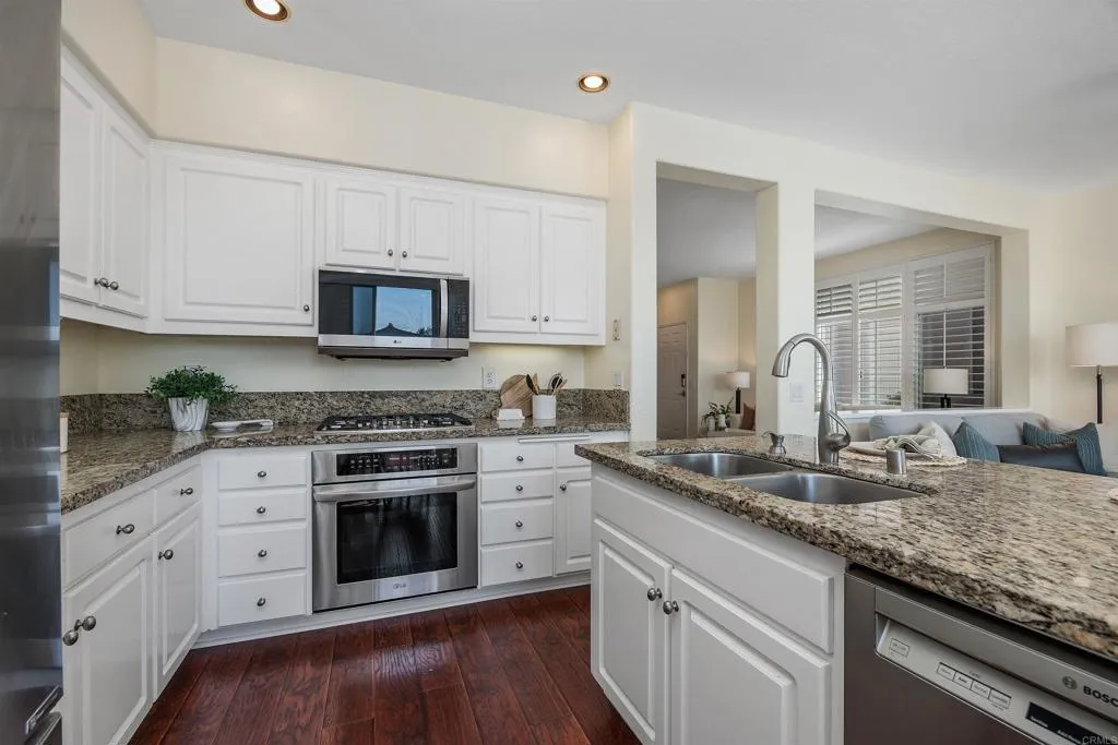 https://cdn.realtyfeed.com/cdn/127/306736614/dd77724cc495ac08d1678119f20299a4.webp