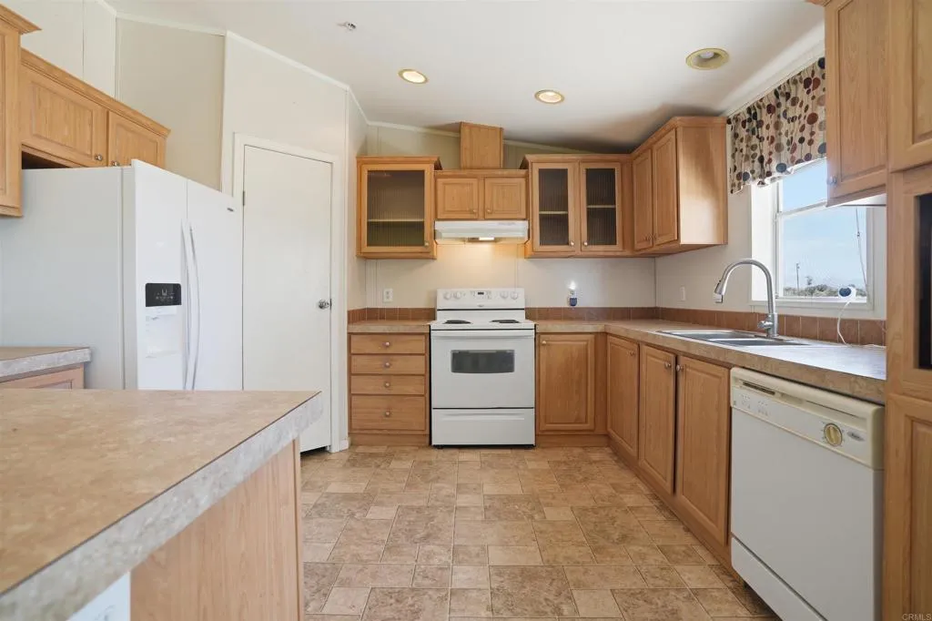https://cdn.realtyfeed.com/cdn/127/306736687/2633ad8966258aff7646de0a7c5ec276.webp