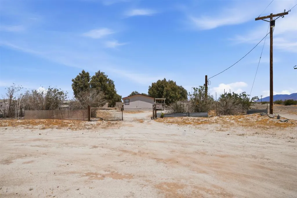 https://cdn.realtyfeed.com/cdn/127/306736687/580373f5eb9d739306eccc443c9566e7.webp
