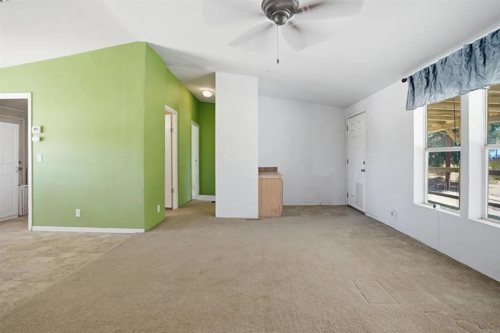 https://cdn.realtyfeed.com/cdn/127/306736687/64f01c757d9752296d67d890f1f5b8cd.webp