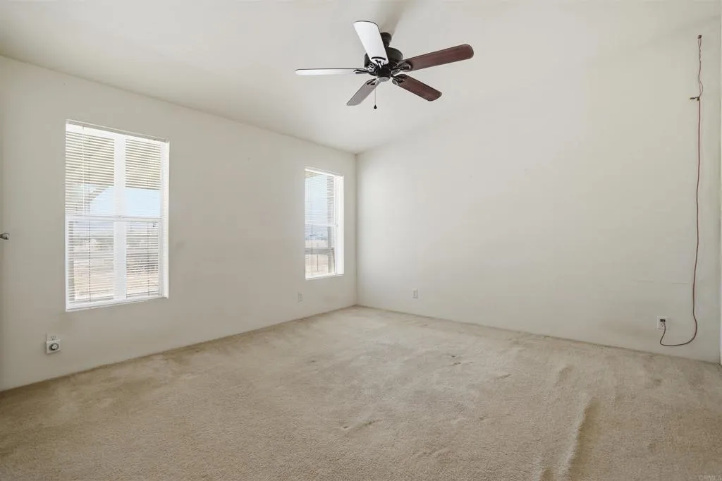 https://cdn.realtyfeed.com/cdn/127/306736687/8ee77cfab62717393d2a9c532b07b35d.webp