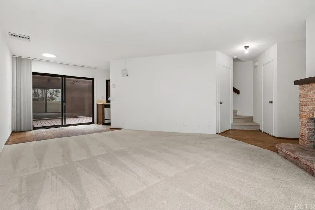 https://cdn.realtyfeed.com/cdn/127/306736699/1b25c00946947b77336dadae985dedcb.webp