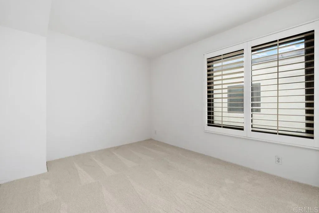 https://cdn.realtyfeed.com/cdn/127/306736699/2f7229d70e5535557cae1b05546ec6e2.webp