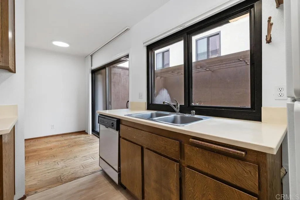 https://cdn.realtyfeed.com/cdn/127/306736699/391e15e3d2e43f65fcef8530a76767fe.webp