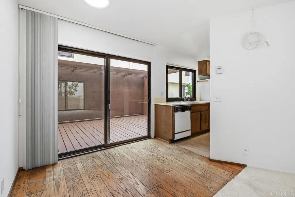 https://cdn.realtyfeed.com/cdn/127/306736699/5b7c716ab188246656eb1fede32185ba.webp