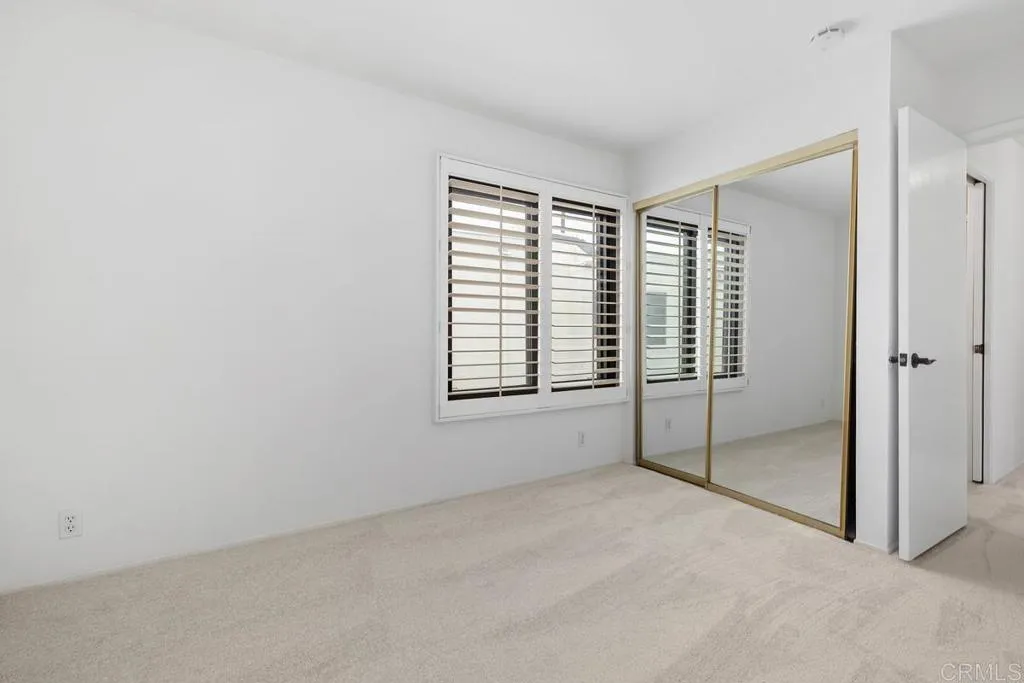 https://cdn.realtyfeed.com/cdn/127/306736699/885ed97ab11d8dea41d2d7d88d12ea79.webp