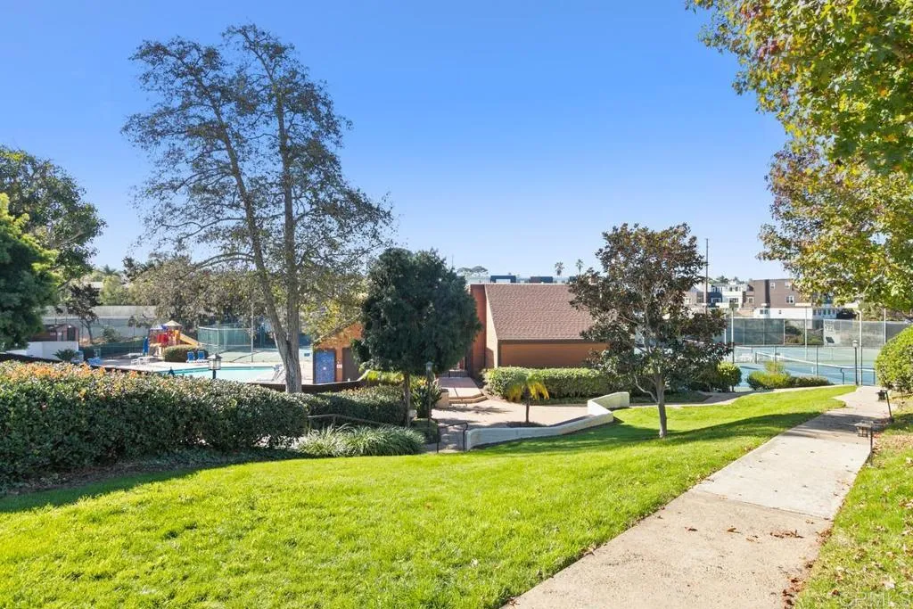 https://cdn.realtyfeed.com/cdn/127/306736699/b304d4092777ea080189cc94c69a3f79.webp