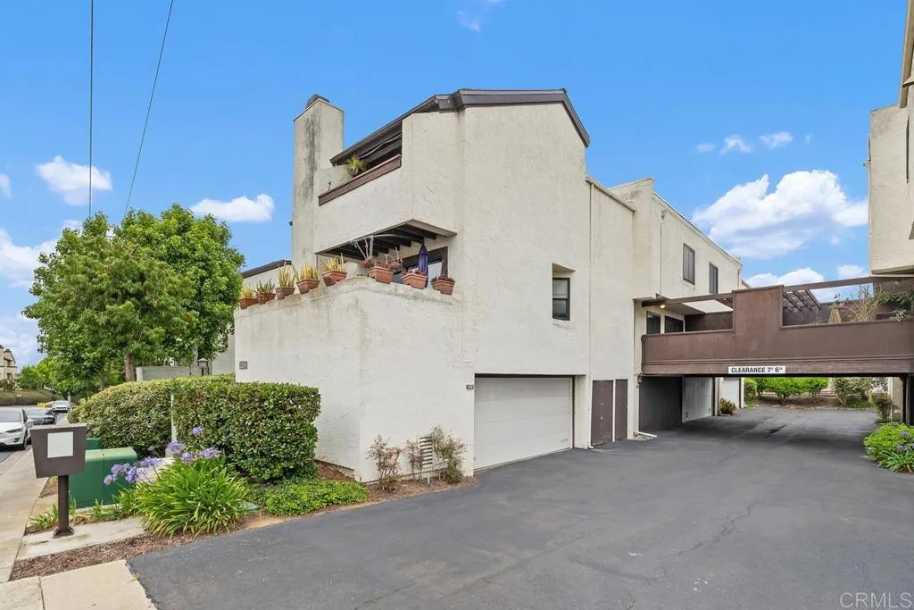 https://cdn.realtyfeed.com/cdn/127/306736699/eef82645978b72cf40c608ab9a69259f.webp