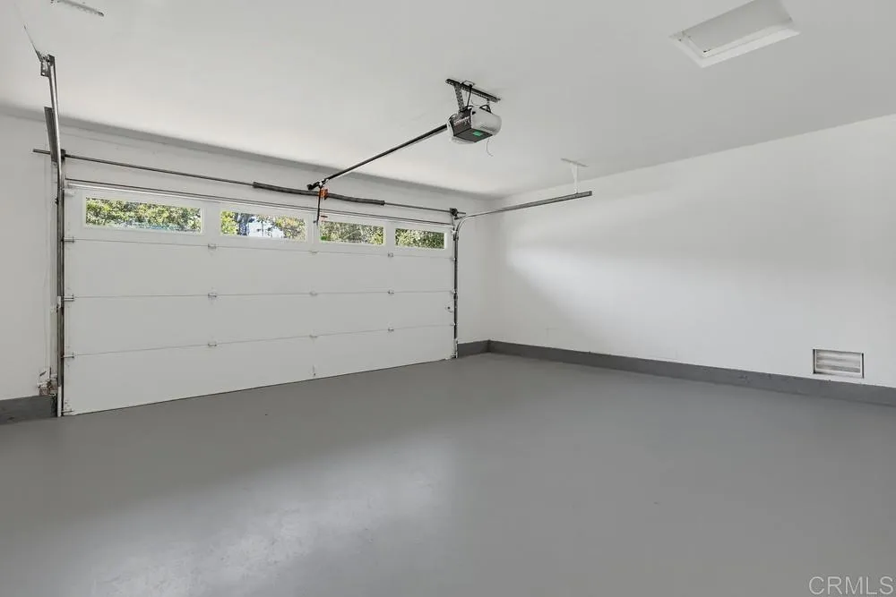 https://cdn.realtyfeed.com/cdn/127/306736701/197411ba01afca5643c1d63212b74b60.webp