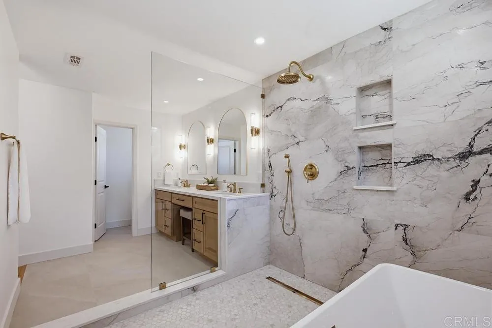 https://cdn.realtyfeed.com/cdn/127/306736701/5f57acfe5b0112ae80de2dec8c14bbe5.webp