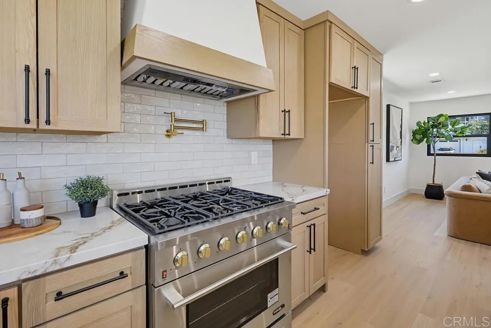 https://cdn.realtyfeed.com/cdn/127/306736701/674b3a0cfee1cd8d2d2057a8460ead01.webp