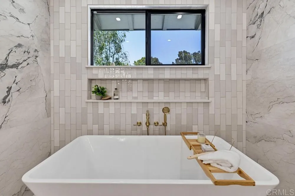 https://cdn.realtyfeed.com/cdn/127/306736701/838ee73c59ee7144c94bdf9522c119f3.webp