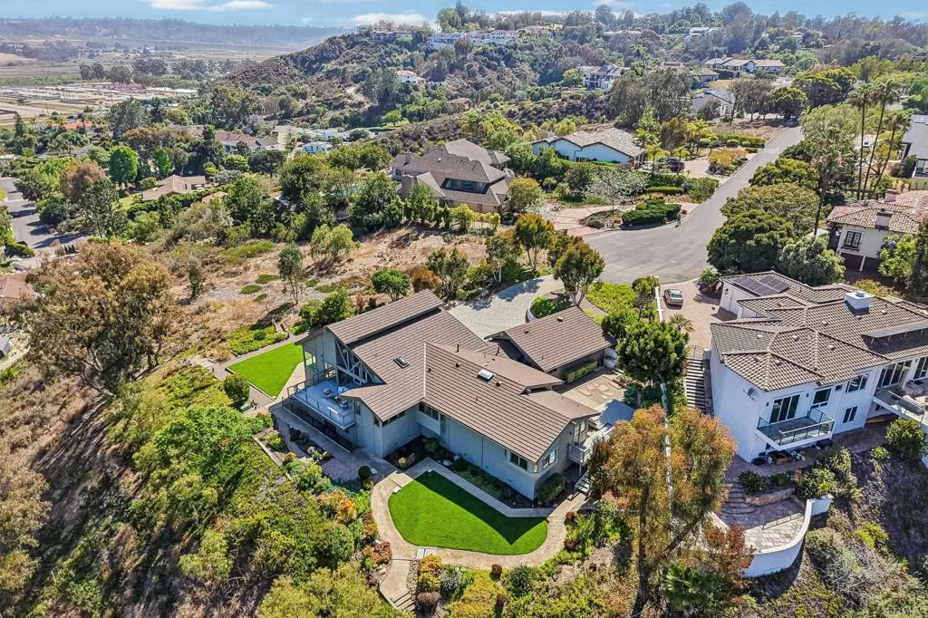 https://cdn.realtyfeed.com/cdn/127/306736715/1c9fdc6feebd6445a2c4de4b6c48a2f5.webp