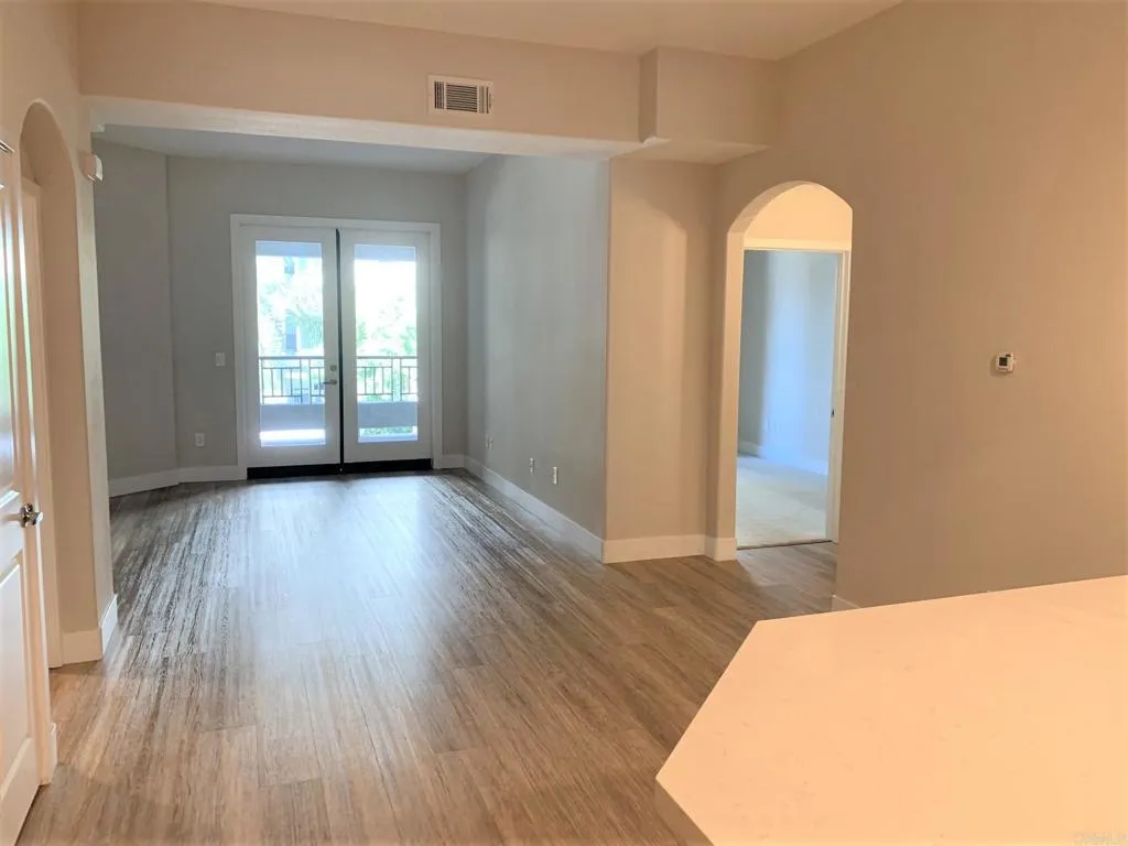 https://cdn.realtyfeed.com/cdn/127/306736752/117c88b4e0f34e5735b05ad226b72489.webp