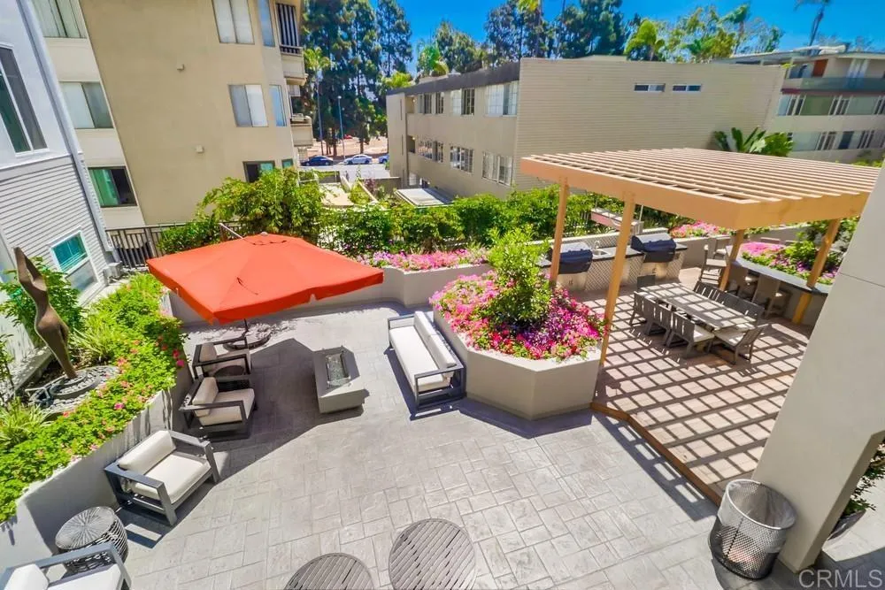 https://cdn.realtyfeed.com/cdn/127/306736752/b4e1e42a4c1fe79072f97b3a1898ef11.webp