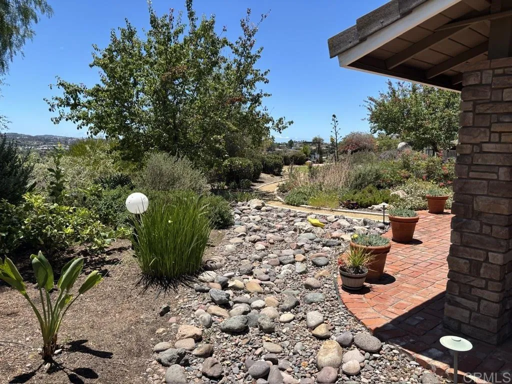 https://cdn.realtyfeed.com/cdn/127/306736753/5bb867a9837ade04696d07489fb20257.webp